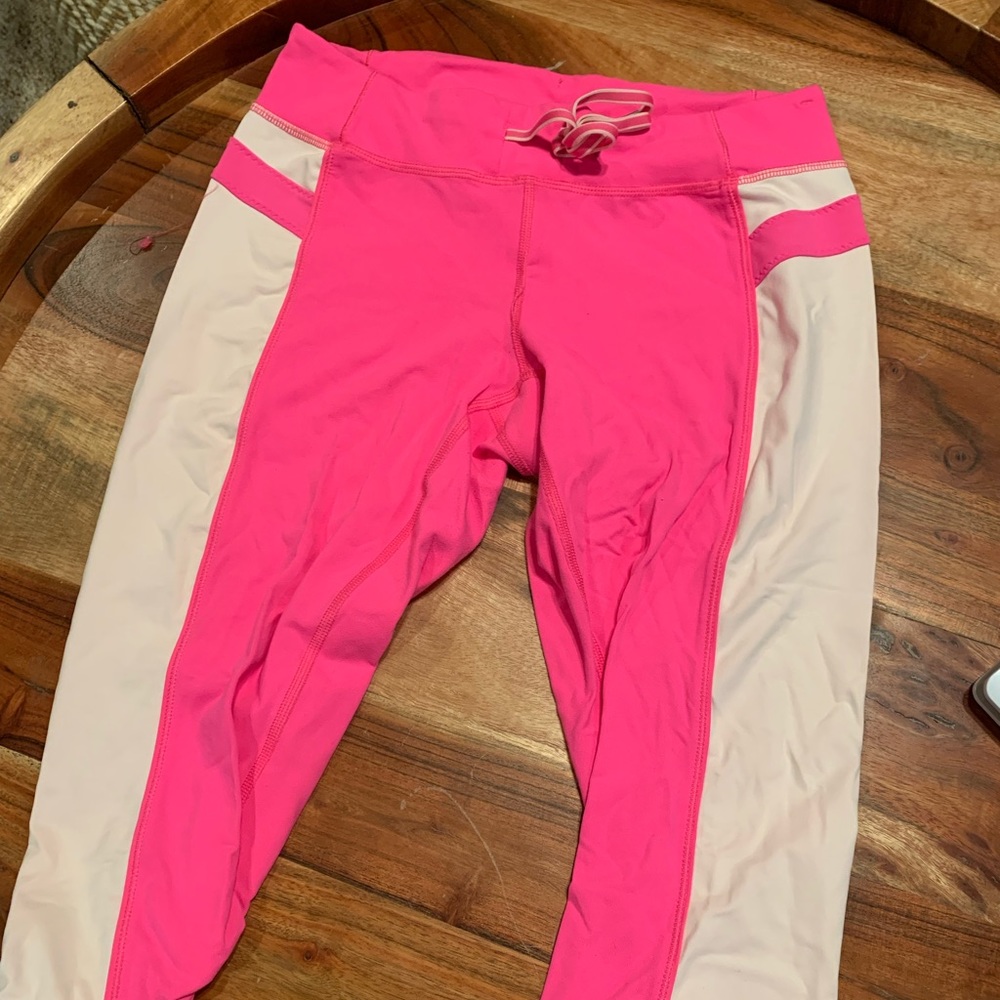 Lululemon size 8 crop/capri . Super cute and fun